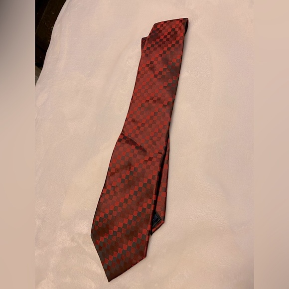 Stafford Other - Stafford Men's polyester tie EUC black, and burgundy